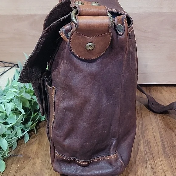 Campomaggi Italy Leather Crossbody Satchel - Picture 6 of 16